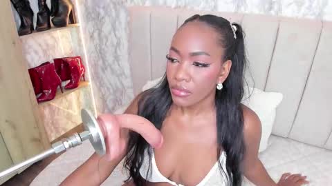 Snapshot of whitneyyfox chatting on 25, 9, 2025 whitneyyfox online show from 25, 9, 2025