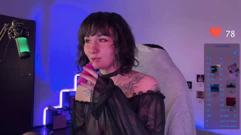 Snapshot of whysosweet chatting on 6, 1, 2025 iggy iggz online show from 6, 1, 2025