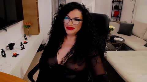 Snapshot of wicked_hilde chatting on 22, 12, 2024 Milf Amy online show from 22, 12, 2024