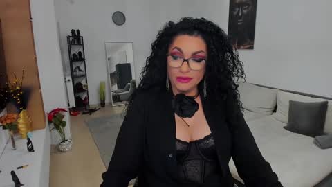 Snapshot of wicked_hilde chatting on 17, 1, 2025 Milf Amy online show from 17, 1, 2025