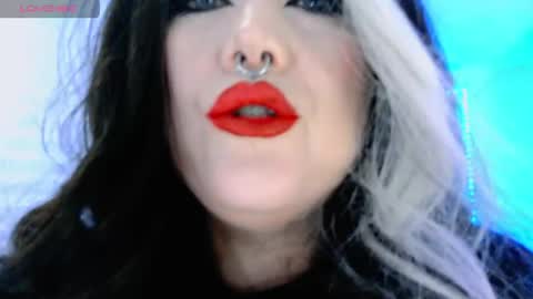 Laura  online show from 1, 4, 2026