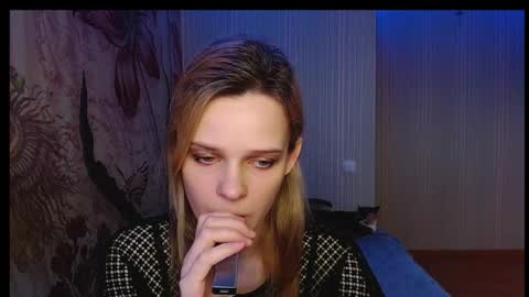 Snapshot of wicky_hey chatting on 25, 11, 2025 Victoria online show from 25, 11, 2025