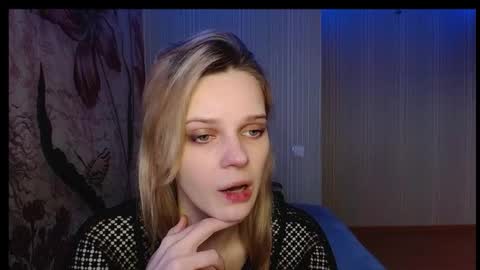 Snapshot of wicky_hey chatting on 27, 11, 2025 Victoria online show from 27, 11, 2025