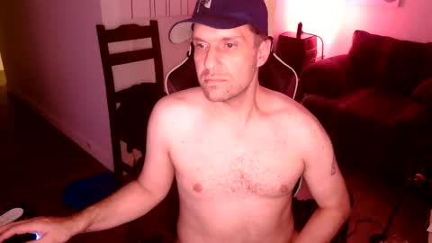 Snapshot of wild_otters chatting on 2, 11, 2025 Wi1d Ott3r online show from 2, 11, 2025