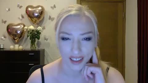 Snapshot of wild_silk_desire chatting on 5, 7, 2026 Alina online show from 5, 7, 2026