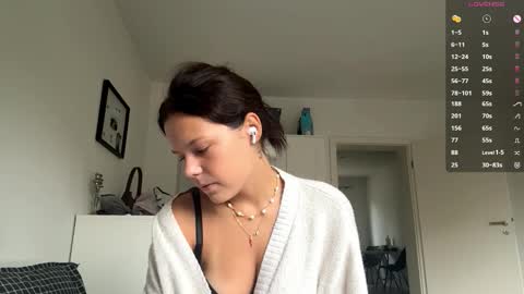 Snapshot of wildahankin chatting on 11, 10, 2025 Mia online show from 11, 10, 2025