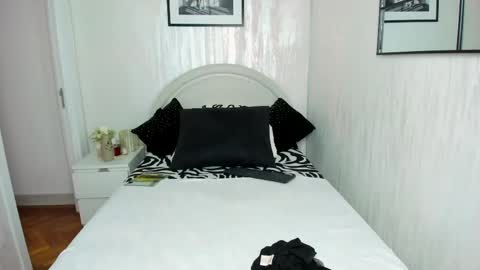 Snapshot of wildkatrina_ chatting on 24, 4, 2026 Miss Deea online show from 24, 4, 2026