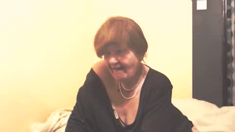 WildRedCat online show from 4, 12, 2025