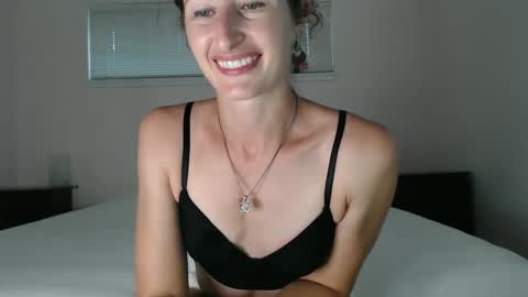 WildRose L - check my Pinned tweet if you dont see me online within 5 minutes after Ive sent email notifications online show from 18, 9, 2025