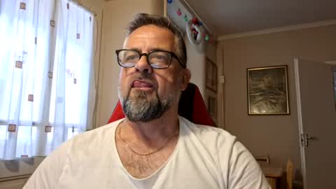 Snapshot of wilhelmus3 chatting on 8, 7, 2026 wilhelmus3 online show from 8, 7, 2026