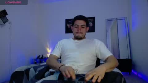 Snapshot of william_steel_ chatting on 8, 5, 2026 William Steel online show from 8, 5, 2026