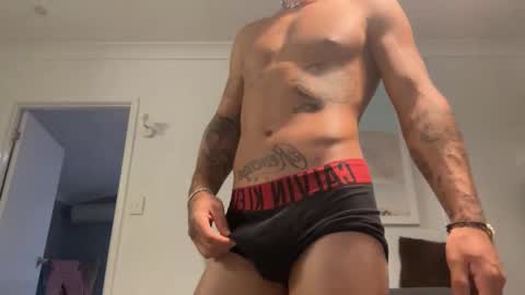 Snapshot of williamandkatenow chatting on 26, 10, 2025 2LoversHeat online show from 26, 10, 2025