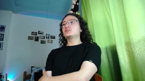 Snapshot of willmonkey chatting on 16, 11, 2025 willmonkey online show from 16, 11, 2025