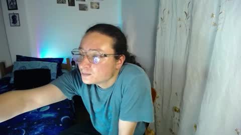 Snapshot of willmonkey chatting on 19, 12, 2025 willmonkey online show from 19, 12, 2025