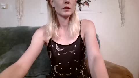 willowxo223 online show from 22, 6, 2026