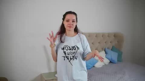 Snapshot of wilmavitanza chatting on 17, 9, 2025 for u Alise online show from 17, 9, 2025