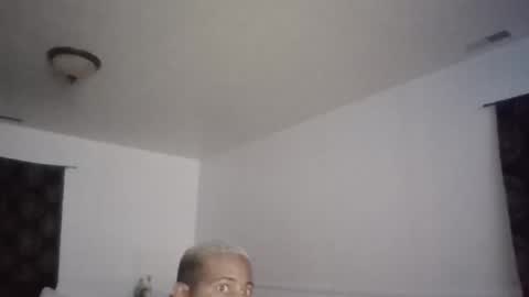 Snapshot of wilmer1915 chatting on 15, 9, 2025 elmejorhombre online show from 15, 9, 2025