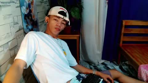 Snapshot of win_boy chatting on 26, 6, 2026 win_boy online show from 26, 6, 2026