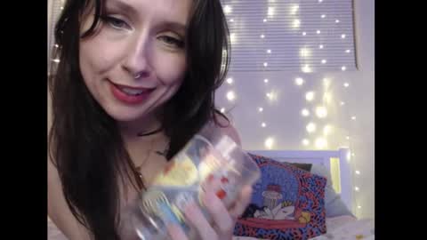 Snapshot of wingardiumleveveosa chatting on 8, 3, 2025 Eevie online show from 8, 3, 2025