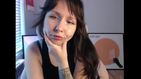 Snapshot of wingardiumleveveosa chatting on 13, 9, 2025 Eevie online show from 13, 9, 2025