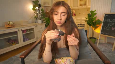 Snapshot of winnieriedesel chatting on 29, 4, 2026 Lillian online show from 29, 4, 2026
