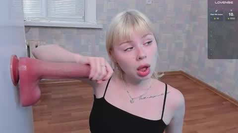 Snapshot of wintershy chatting on 9, 10, 2025 Sophie weight 50kg height 160 online show from 9, 10, 2025