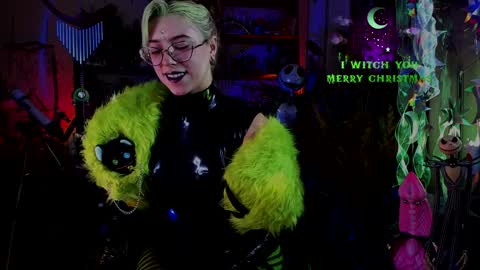 Snapshot of witch_fiona chatting on 20, 12, 2024 Goddess of two strapons - Mr. long Don Mr. Pinky online show from 20, 12, 2024