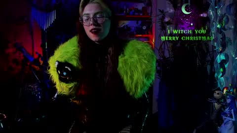 Snapshot of witch_fiona chatting on 23, 12, 2024 Goddess of two strapons - Mr. long Don Mr. Pinky online show from 23, 12, 2024
