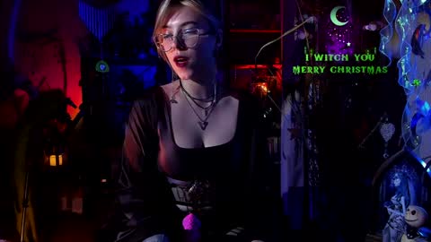 Snapshot of witch_fiona chatting on 29, 12, 2024 Goddess of two strapons - Mr. long Don Mr. Pinky online show from 29, 12, 2024