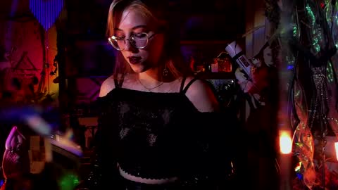 Snapshot of witch_fiona chatting on 30, 1, 2025 Goddess of two strapons - Mr. long Don Mr. Pinky online show from 30, 1, 2025