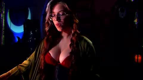 Snapshot of witch_fiona chatting on 14, 9, 2025 Goddess of two strapons - Mr. long Don Mr. Pinky online show from 14, 9, 2025