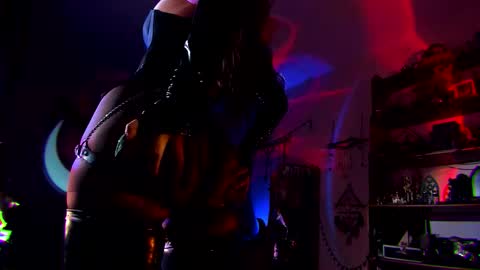 Snapshot of witch_fiona chatting on 18, 9, 2025 Goddess of two strapons - Mr. long Don Mr. Pinky online show from 18, 9, 2025