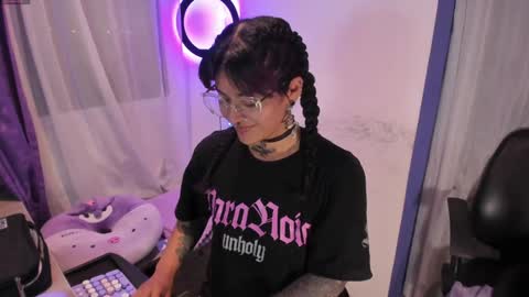 Snapshot of witchofhearts chatting on 20, 1, 2025 Luna Violeta A r t i s t online show from 20, 1, 2025