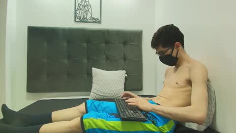  W O L F  online show from 4, 2, 2025