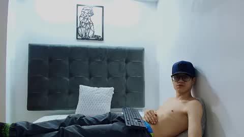  W O L F  online show from 7, 2, 2025