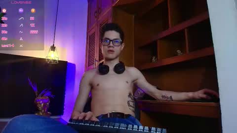  W O L F  online show from 12, 3, 2026