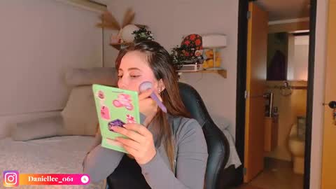   online show from 17, 4, 2026