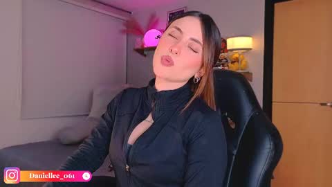   online show from 27, 5, 2026