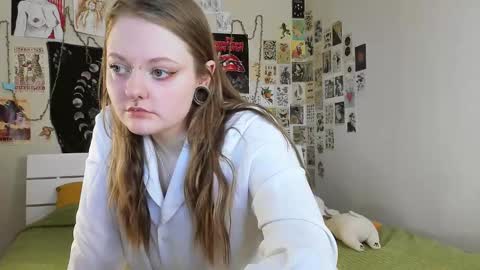 Snapshot of wonderconnie chatting on 14, 10, 2025 wonderconnie online show from 14, 10, 2025