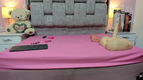 wonderkloe_ online show from 13, 12, 2025