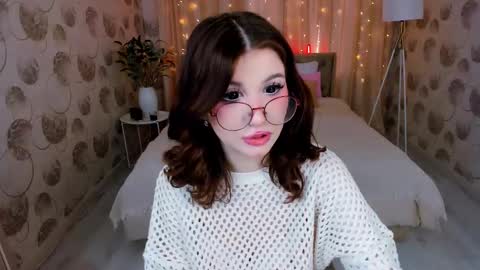 Snapshot of wondrousradiance chatting on 10, 3, 2025 Bella online show from 10, 3, 2025
