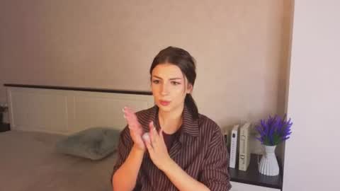 Snapshot of woofbus chatting on 15, 6, 2026 Mila today is the first day hello everyone online show from 15, 6, 2026