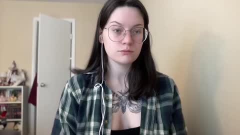 Lucina online show from 6, 1, 2025