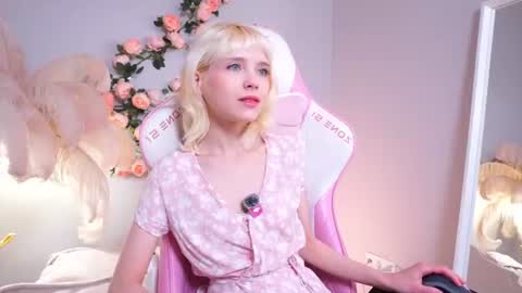 Snapshot of wow_angel chatting on 1, 7, 2026 wow_angel online show from 1, 7, 2026
