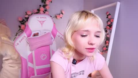 Snapshot of wow_angel chatting on 29, 7, 2026 wow_angel online show from 29, 7, 2026