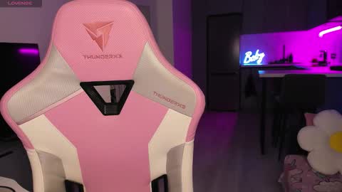 Emi online show from 3, 11, 2025