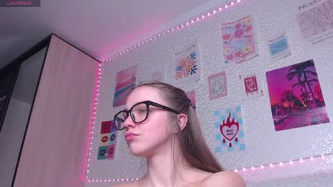 Snapshot of wrathbabe chatting on 11, 5, 2026 Bella online show from 11, 5, 2026