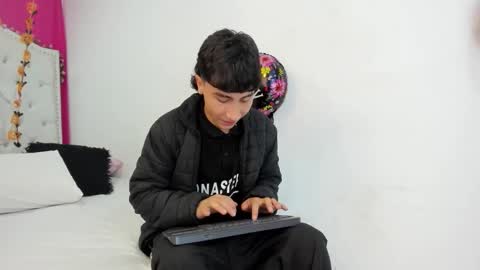 xaanderGrey online show from 10, 10, 2025