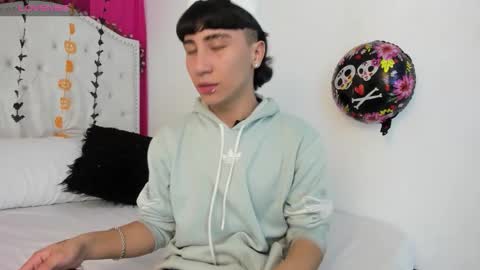 xaanderGrey online show from 15, 10, 2025