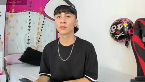 xaanderGrey online show from 17, 10, 2025